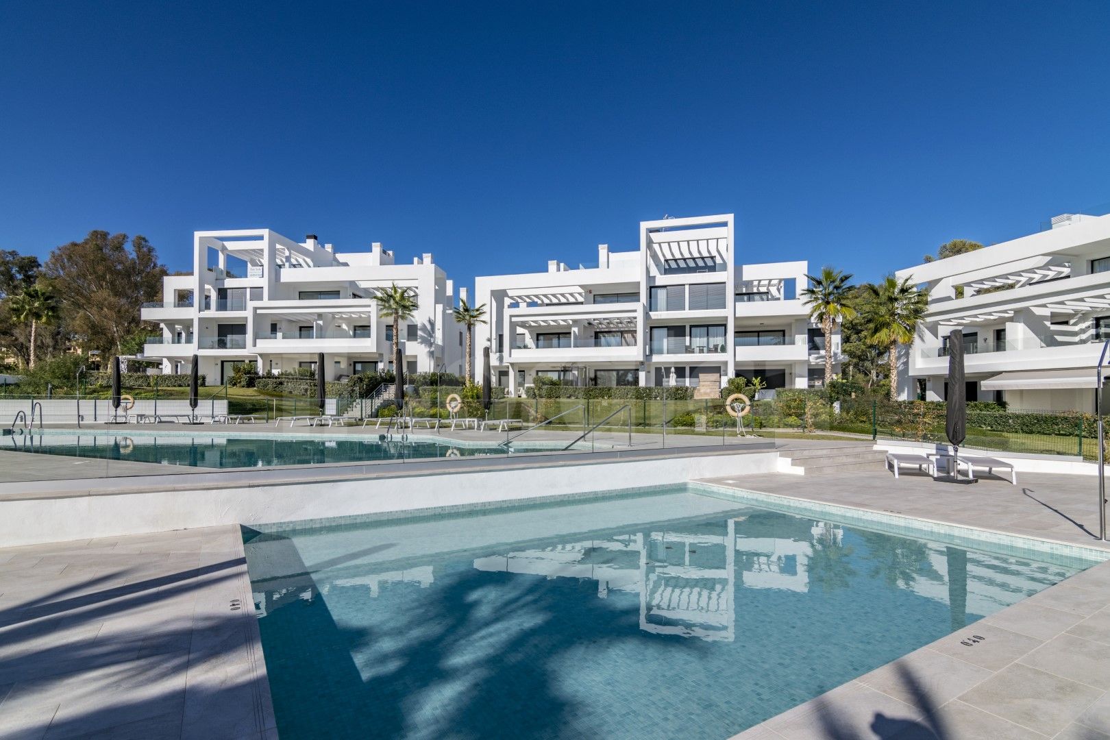 Qlistings - 2 Bedroom Penthouse For Sale In Estepona Property Image