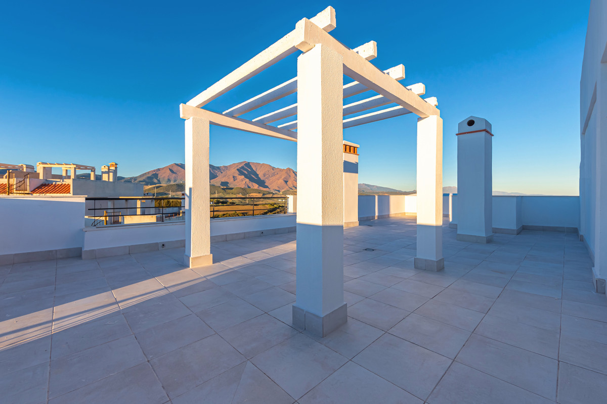 Qlistings - 3 Bedroom Penthouse For Sale In Casares Property Image