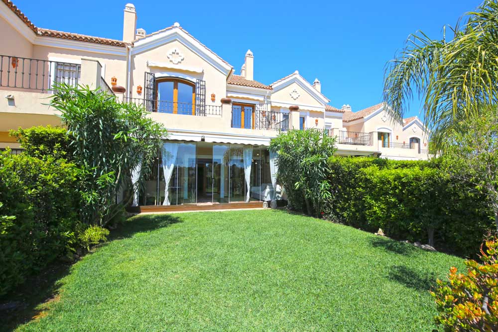 Qlistings 3 Bedroom Townhouse For Sale In Estepona main image