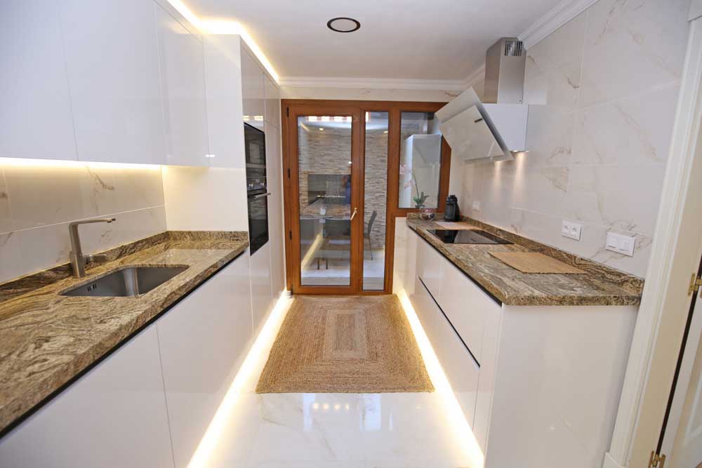 Qlistings 3 Bedroom Townhouse For Sale In Estepona image 4