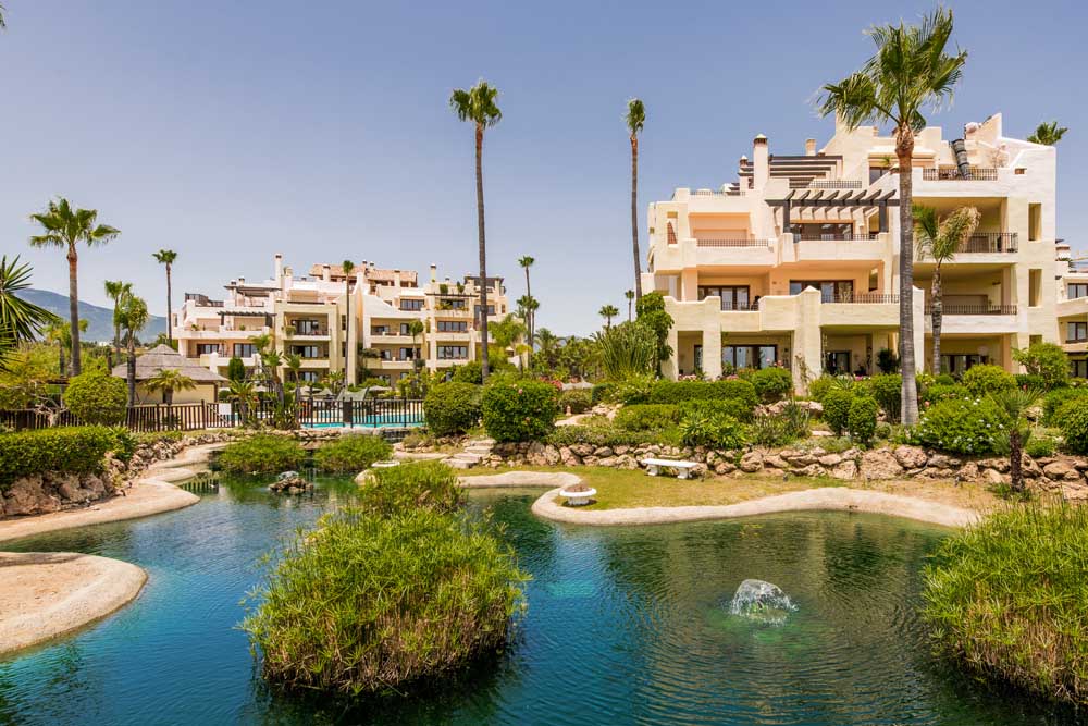 Qlistings - 4 Bedroom Apartment For Sale In Estepona Property Image