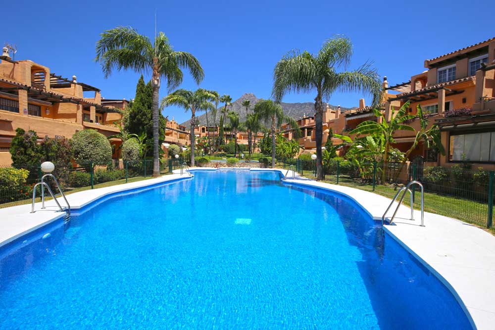 Qlistings - 5 Bedroom Townhouse For Sale In Marbella Property Image