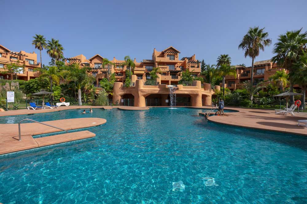 Qlistings - 2 Bedroom Apartment For Sale In Estepona Property Image