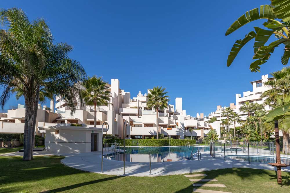 Qlistings - 2 Bedroom Apartment For Sale In Estepona Property Image