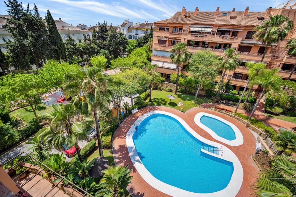 Well located Duplex penthouse in Marbella