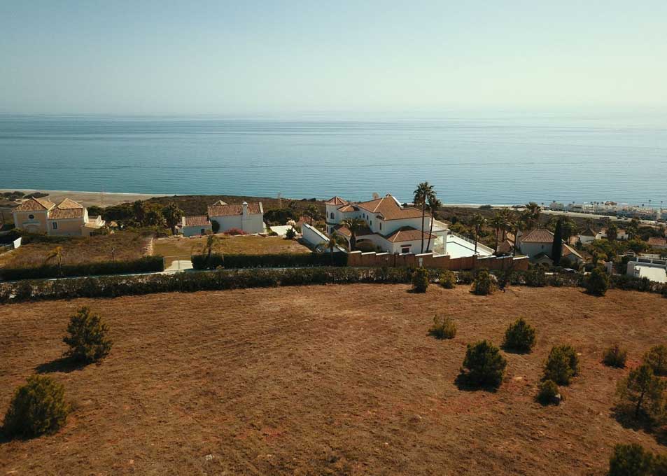 Large plot in Manilva