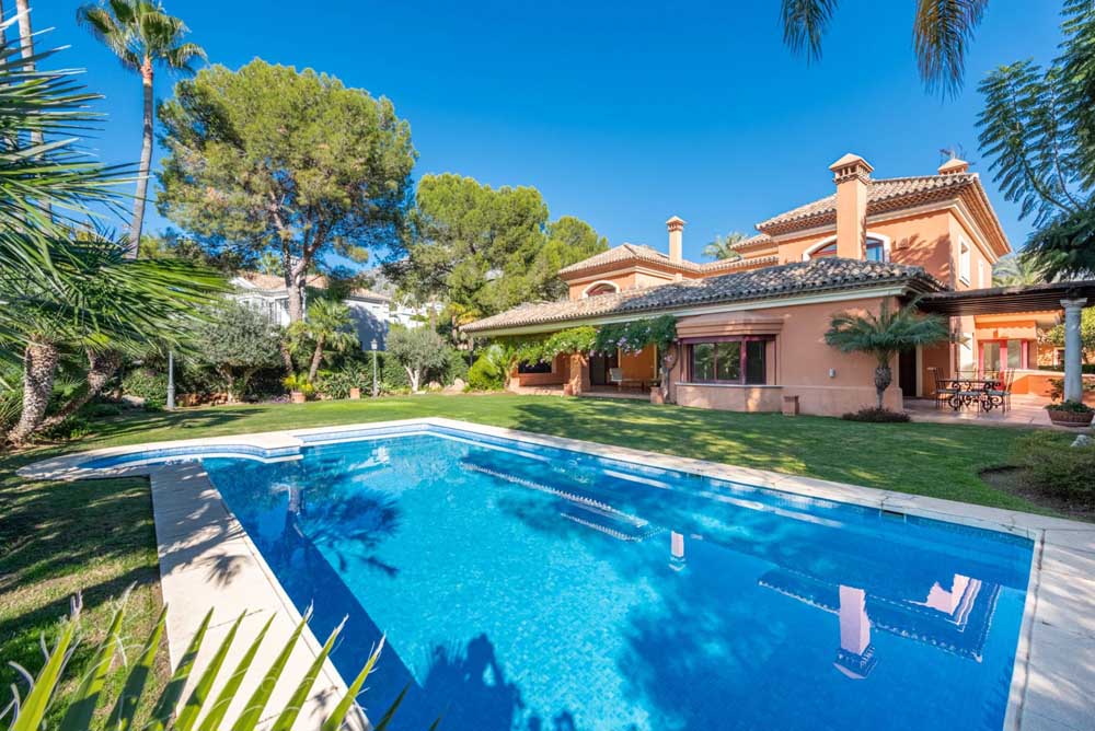 Beautiful Andalusian-style villa on the Golden Mile, Marbella