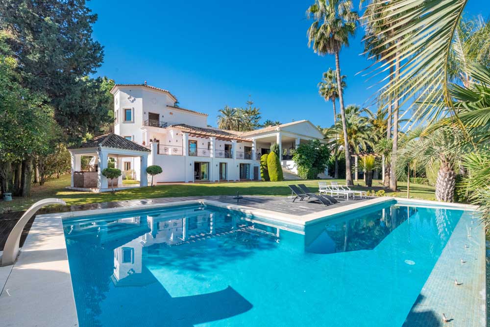 Lovely spacious villa in Las Brisas, Nueva Andalucia