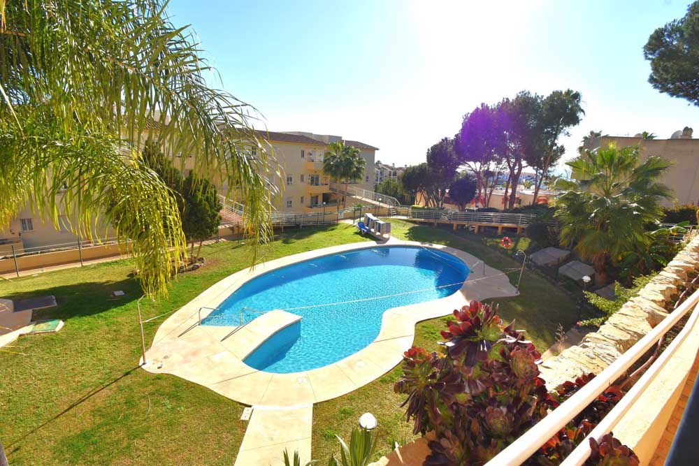 Penthouse in Riviera del Sol with sea views.