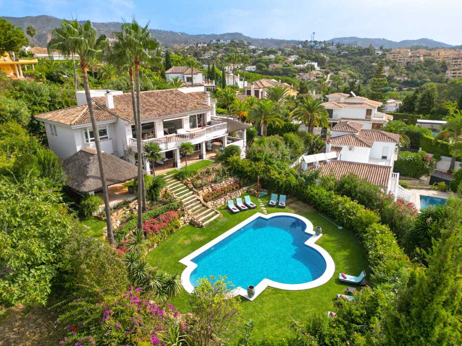 Incredible south facing six bedroom villa in Elviria