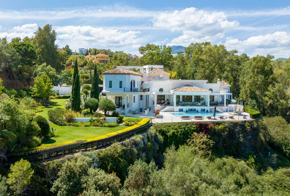 Beautiful family villa located in Benahavis, Marbella