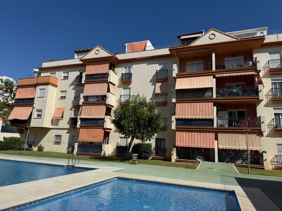 Exceptional 4 bedroom penthouse in Estepona Centre